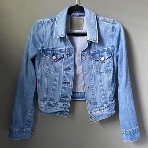 Levi’s jean jacket, medium wash, fits XS-S